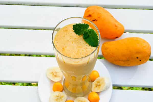 Mango and Banana Smoothie - Salu Salo Recipes