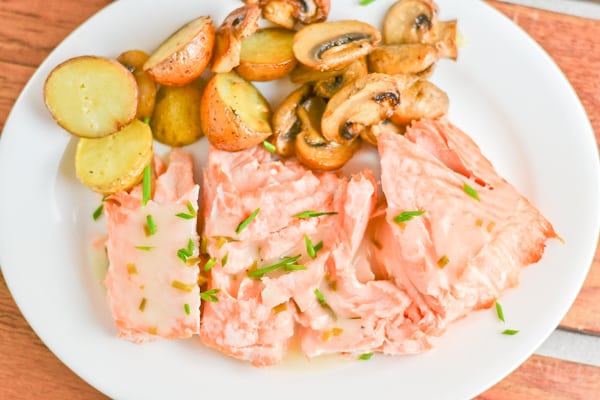 Roasted Salmon with Wine Sauce