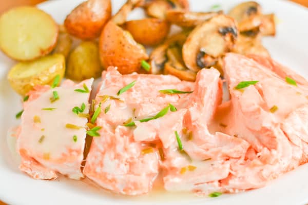 Roasted Salmon with Wine Sauce