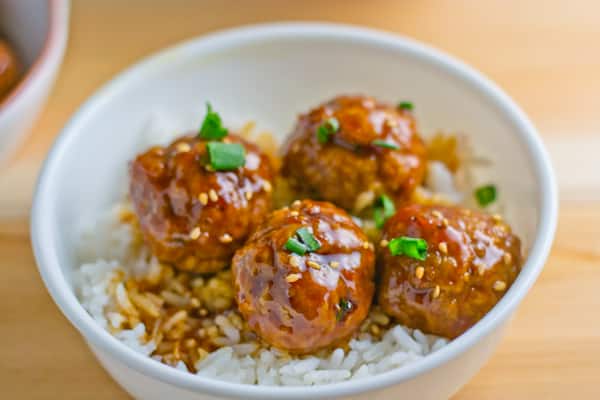 Chicken Teriyaki Meatballs - baked chicken meatballs with sweet, sticky and delicious teriyaki sauce.