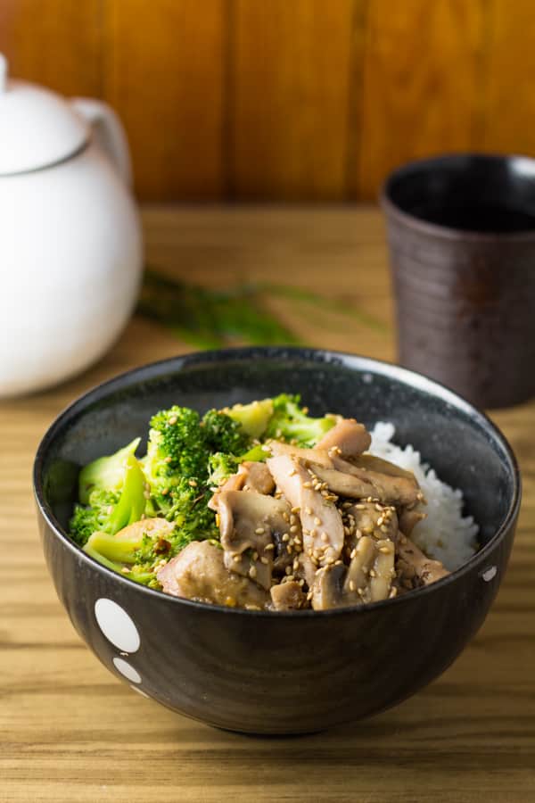 Ginger Chicken Stir Fry with Mushroom and Broccoli