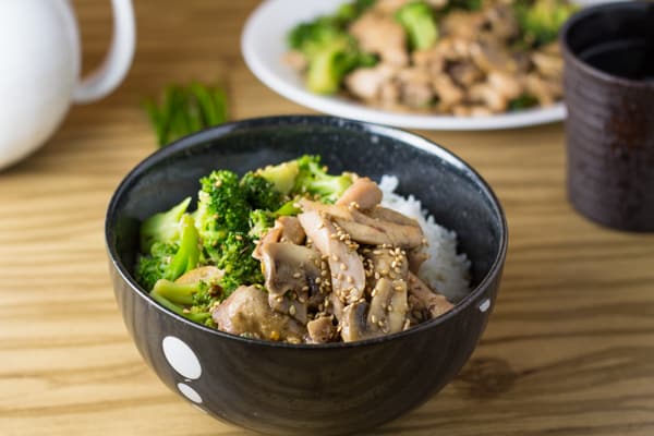 Ginger Chicken Stir Fry with Mushroom and Broccoli