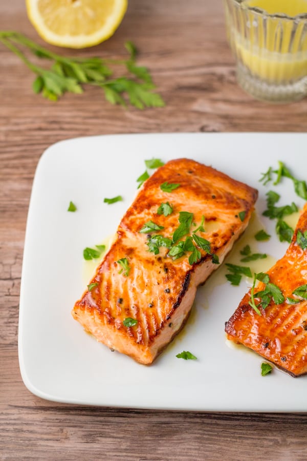 Crispy Salmon with Garlic Lemon Butter Sauce