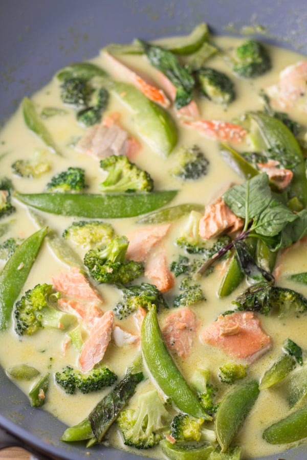 Green curry best sale with salmon